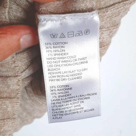 Silence + Noise Ribbed Button Crop Top - Picture 4 of 4